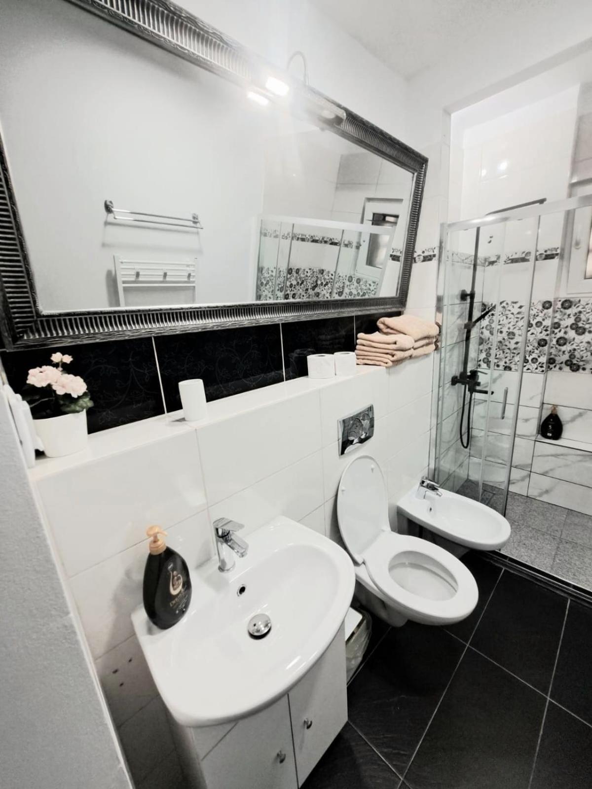 Apartament 3 Camere Hd Hunedoara Buitenkant foto